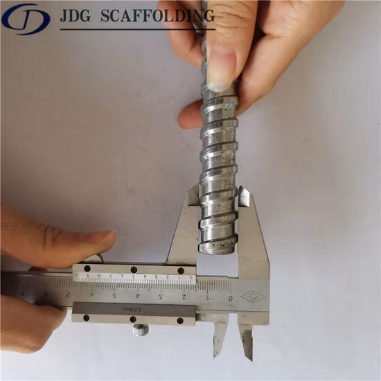 Tirante filettato e tirante per cassaforma in acciaio laminato a caldo D15/17 con dado ad alette